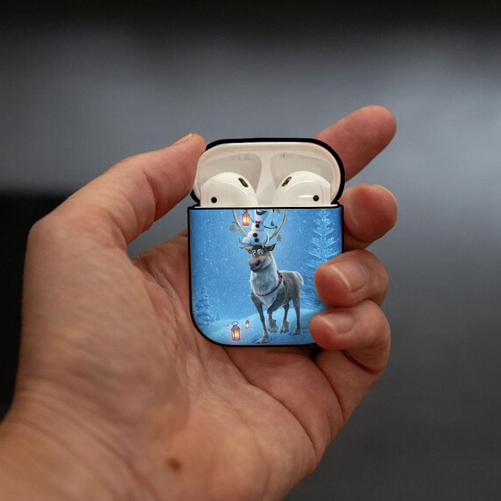 アナと雪の女王 アンナ エルサ Frozen Anna Elsa AirPods 第2世代保護ケース ハードシェル ブラック 耐衝撃・防指紋・カラビナ付き