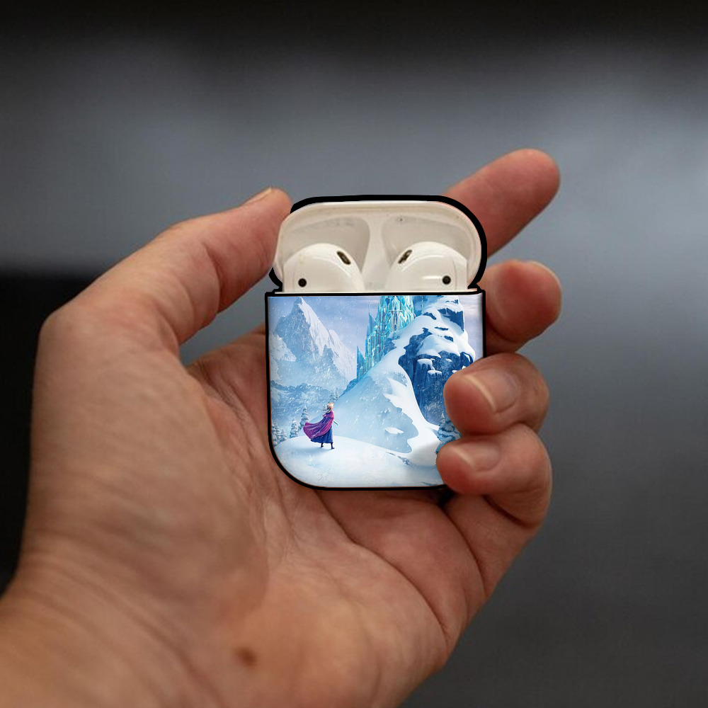 アナと雪の女王 アンナ エルサ Frozen Anna Elsa AirPods 第2世代保護ケース ハードシェル ブラック 耐衝撃・防指紋・カラビナ付き