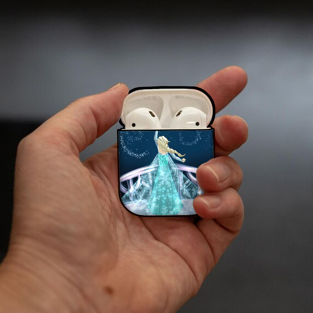 アナと雪の女王 アンナ エルサ Frozen Anna Elsa AirPods 第2世代保護ケース ハードシェル ブラック 耐衝撃・防指紋・カラビナ付き
