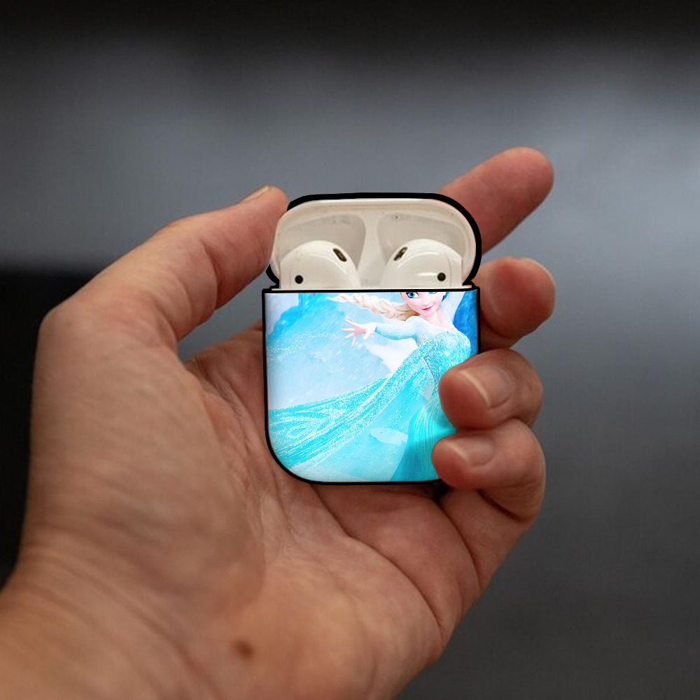 アナと雪の女王 アンナ エルサ Frozen Anna Elsa AirPods 第2世代保護ケース ハードシェル ブラック 耐衝撃・防指紋・カラビナ付き