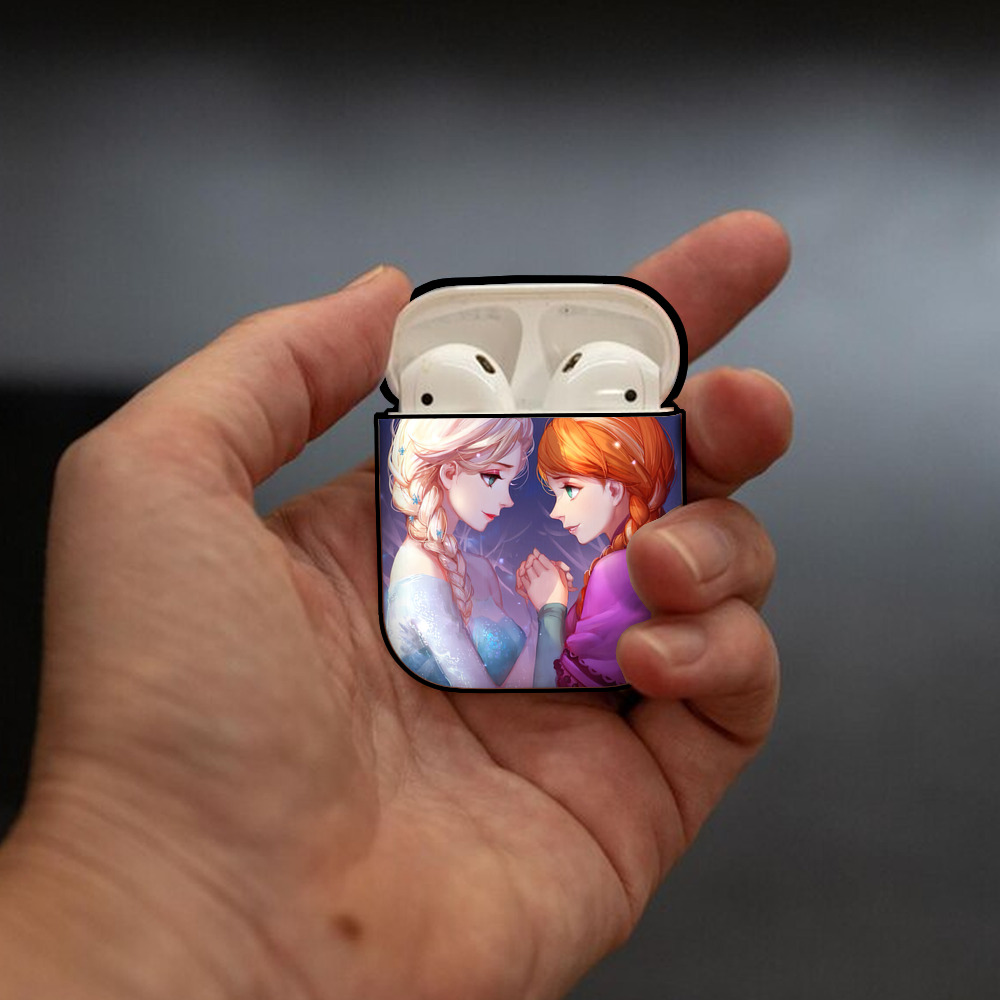 アナと雪の女王 アンナ エルサ Frozen Anna Elsa AirPods 第2世代保護ケース ハードシェル ブラック 耐衝撃・防指紋・カラビナ付き