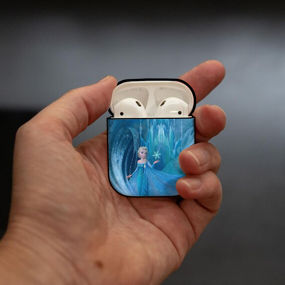 アナと雪の女王 アンナ エルサ Frozen Anna Elsa AirPods 第2世代保護ケース ハードシェル ブラック 耐衝撃・防指紋・カラビナ付き