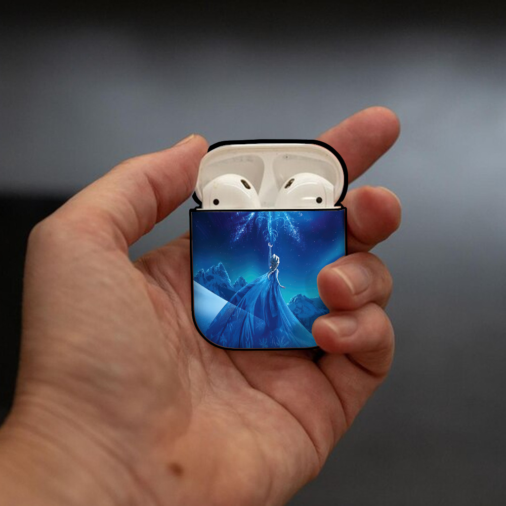 アナと雪の女王 アンナ エルサ Frozen Anna Elsa AirPods 第2世代保護ケース ハードシェル ブラック 耐衝撃・防指紋・カラビナ付き