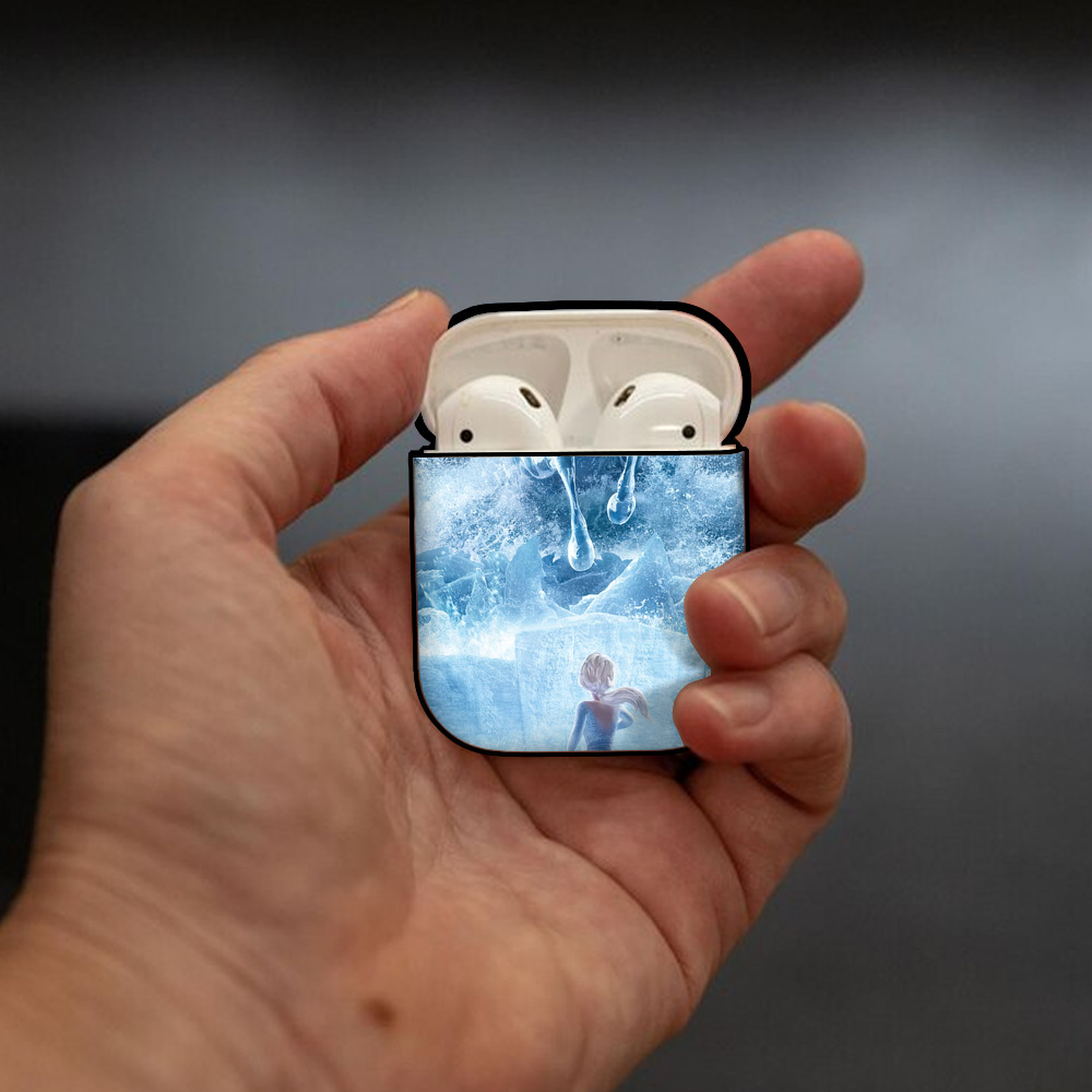 アナと雪の女王 アンナ エルサ Frozen Anna Elsa AirPods 第2世代保護ケース ハードシェル ブラック 耐衝撃・防指紋・カラビナ付き