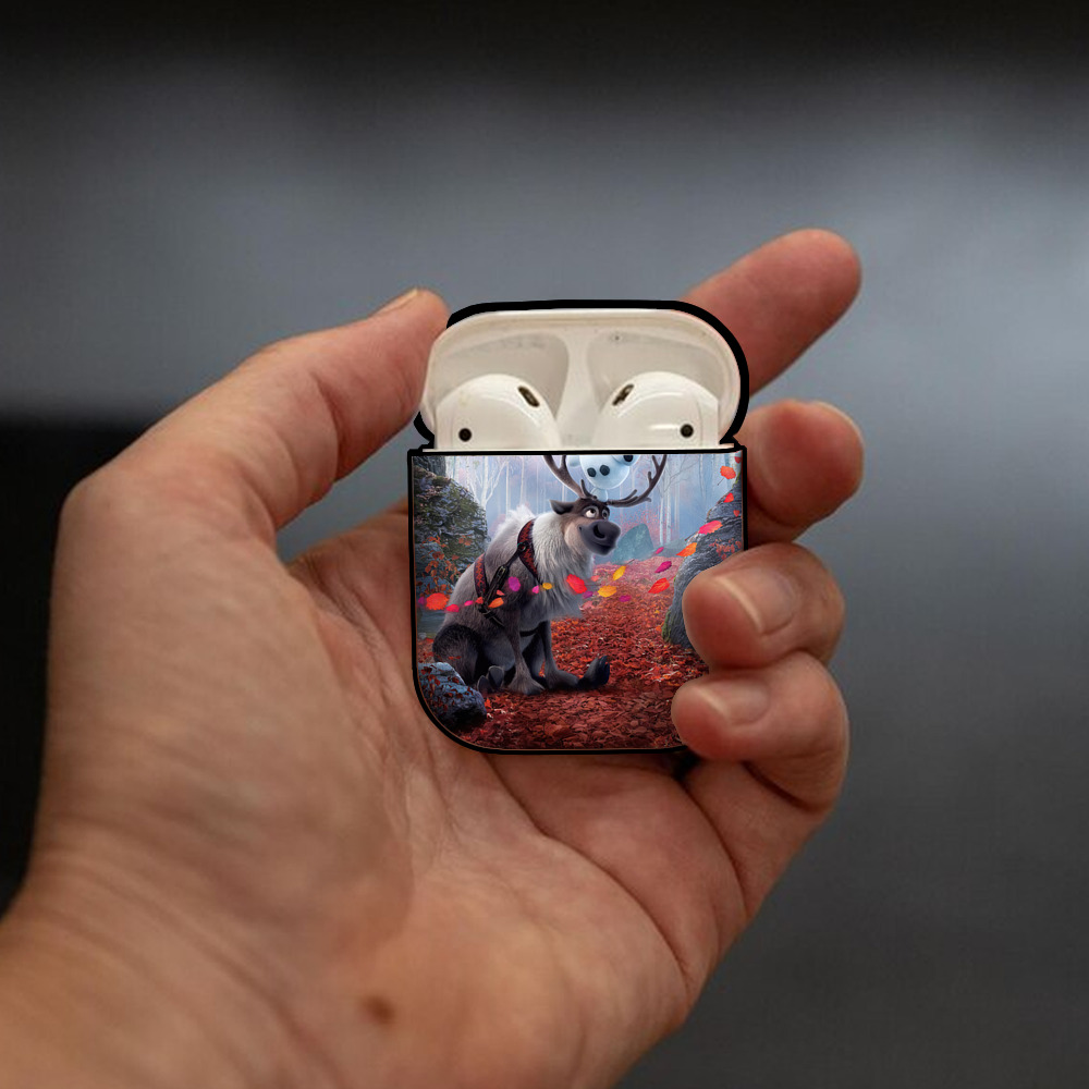 アナと雪の女王 アンナ エルサ Frozen Anna Elsa AirPods 第2世代保護ケース ハードシェル ブラック 耐衝撃・防指紋・カラビナ付き
