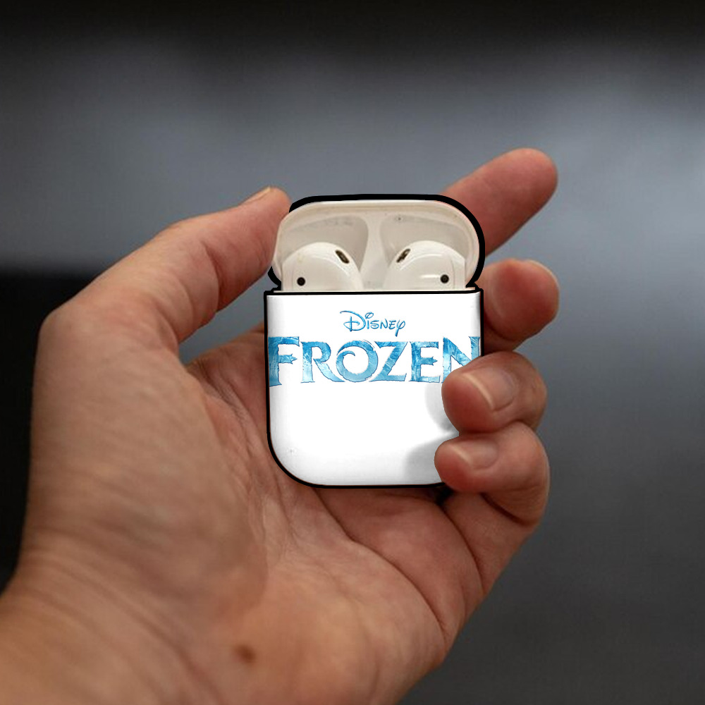 アナと雪の女王 アンナ エルサ Frozen Anna Elsa AirPods 第2世代保護ケース ハードシェル ブラック 耐衝撃・防指紋・カラビナ付き