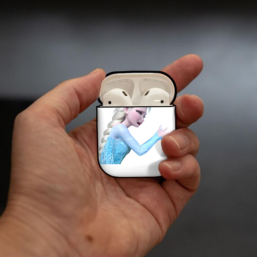 アナと雪の女王 アンナ エルサ Frozen Anna Elsa AirPods 第2世代保護ケース ハードシェル ブラック 耐衝撃・防指紋・カラビナ付き