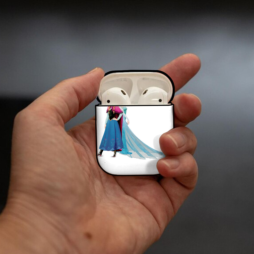 アナと雪の女王 アンナ エルサ Frozen Anna Elsa AirPods 第2世代保護ケース ハードシェル ブラック 耐衝撃・防指紋・カラビナ付き