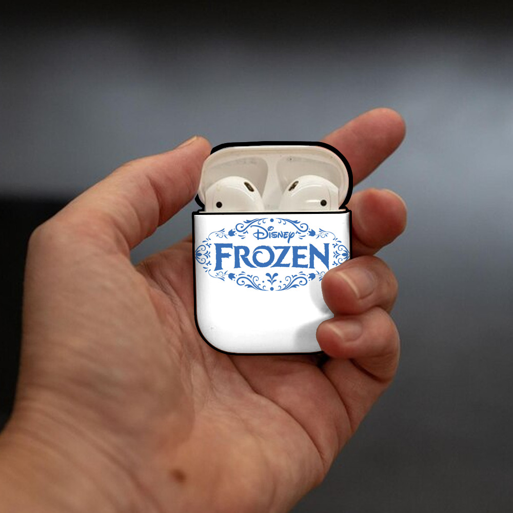 アナと雪の女王 アンナ エルサ Frozen Anna Elsa AirPods 第2世代保護ケース ハードシェル ブラック 耐衝撃・防指紋・カラビナ付き
