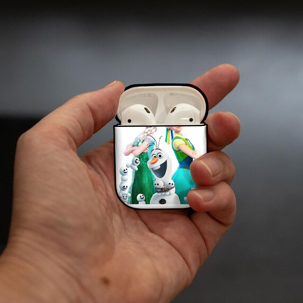 アナと雪の女王 アンナ エルサ Frozen Anna Elsa AirPods 第2世代保護ケース ハードシェル ブラック 耐衝撃・防指紋・カラビナ付き