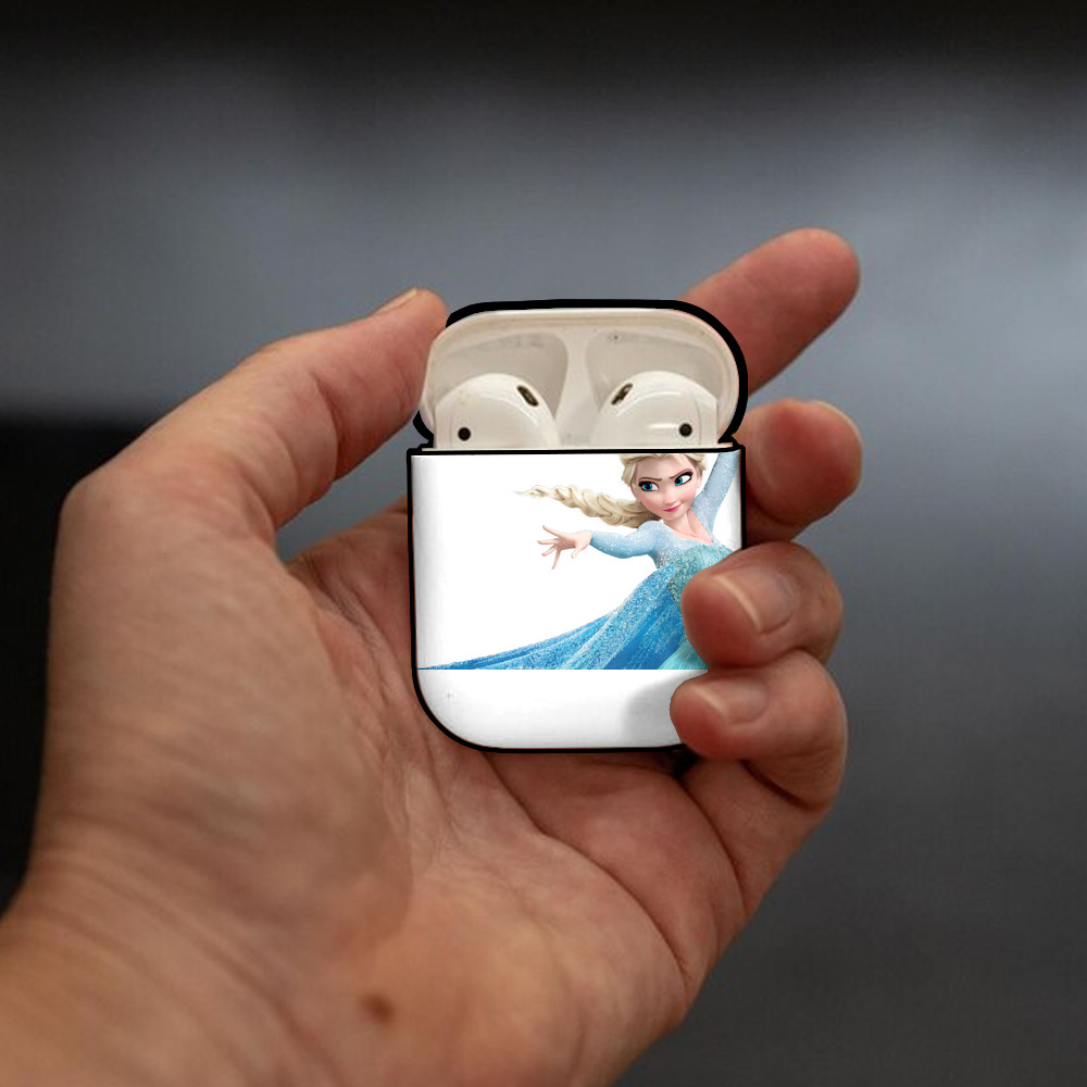 アナと雪の女王 アンナ エルサ Frozen Anna Elsa AirPods 第2世代保護ケース ハードシェル ブラック 耐衝撃・防指紋・カラビナ付き