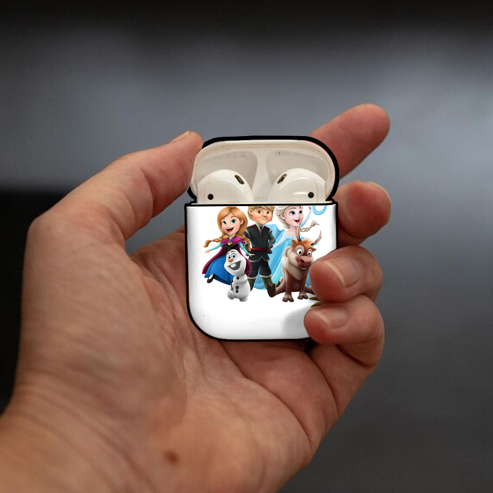 アナと雪の女王 アンナ エルサ Frozen Anna Elsa AirPods 第2世代保護ケース ハードシェル ブラック 耐衝撃・防指紋・カラビナ付き