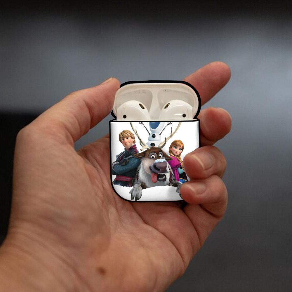アナと雪の女王 アンナ エルサ Frozen Anna Elsa AirPods 第2世代保護ケース ハードシェル ブラック 耐衝撃・防指紋・カラビナ付き