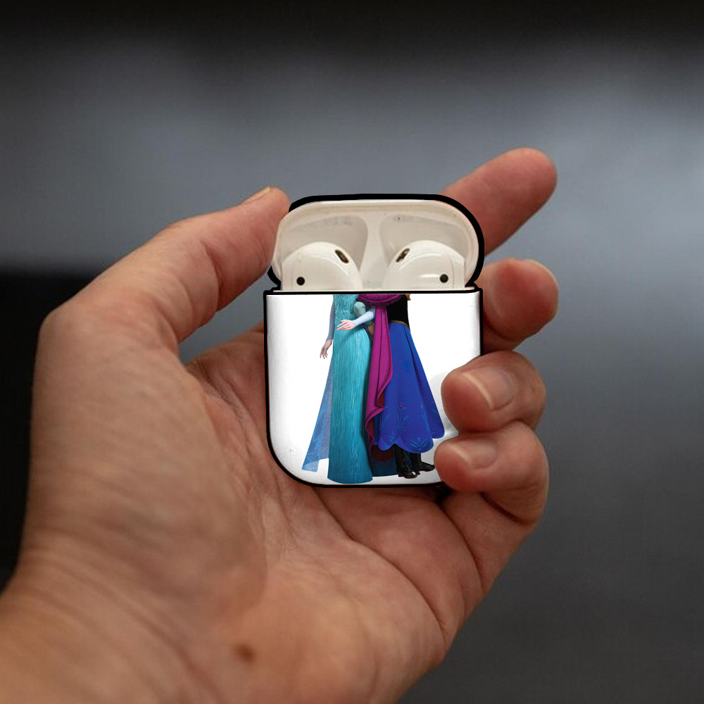 アナと雪の女王 アンナ エルサ Frozen Anna Elsa AirPods 第2世代保護ケース ハードシェル ブラック 耐衝撃・防指紋・カラビナ付き