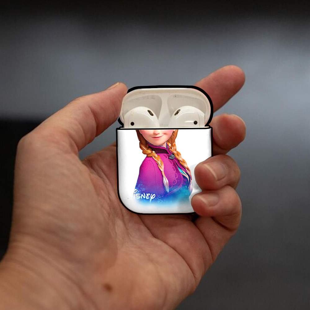 アナと雪の女王 アンナ エルサ Frozen Anna Elsa AirPods 第2世代保護ケース ハードシェル ブラック 耐衝撃・防指紋・カラビナ付き