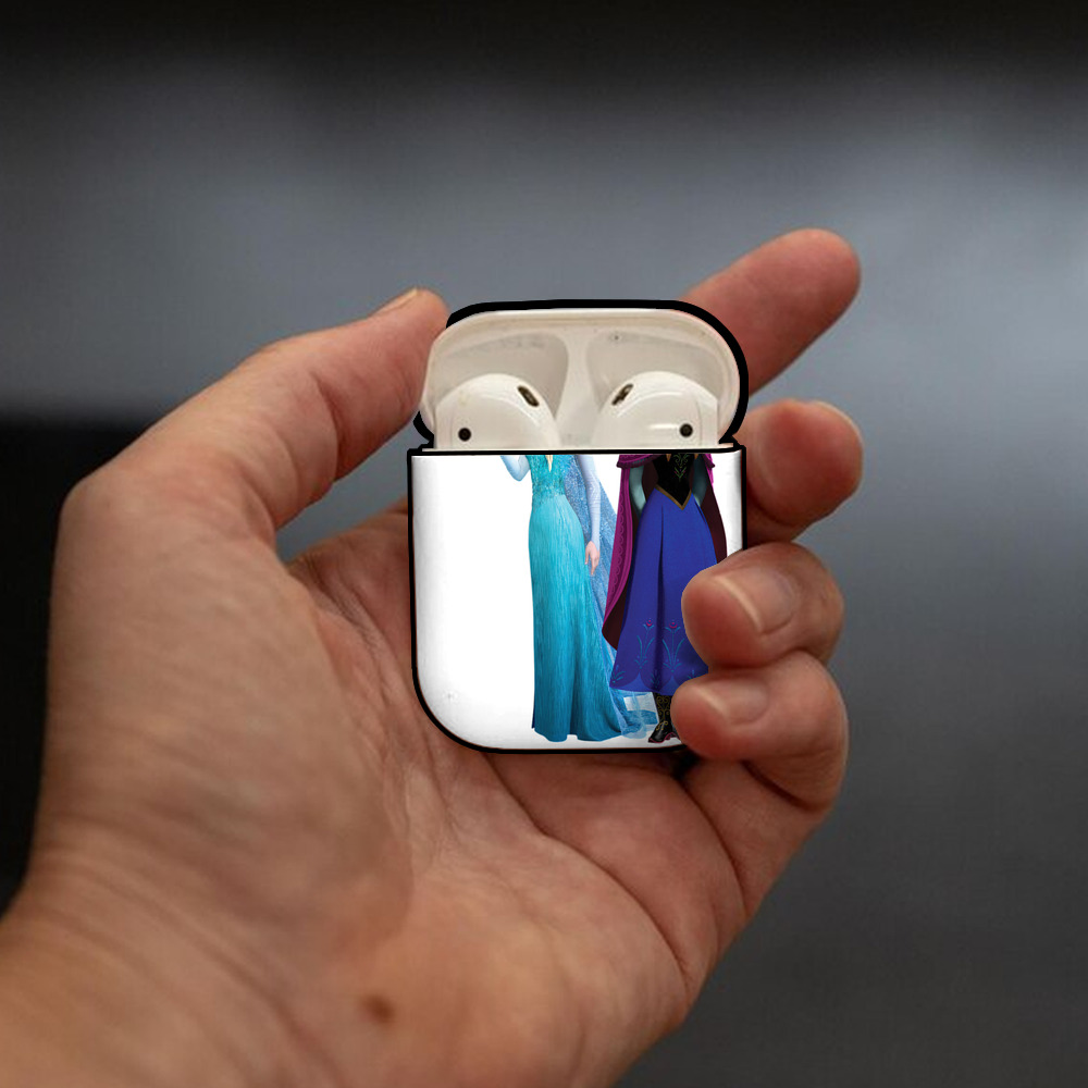 アナと雪の女王 アンナ エルサ Frozen Anna Elsa AirPods 第2世代保護ケース ハードシェル ブラック 耐衝撃・防指紋・カラビナ付き