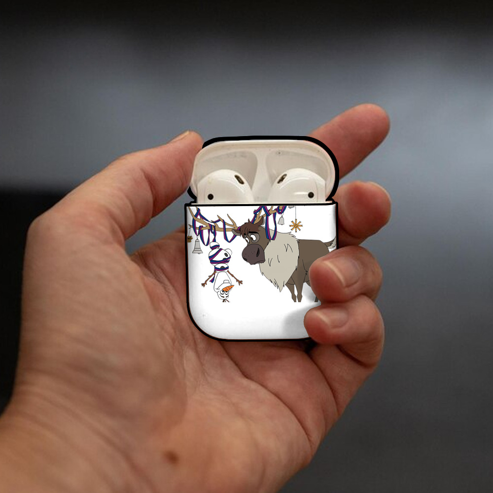 アナと雪の女王 アンナ エルサ Frozen Anna Elsa AirPods 第2世代保護ケース ハードシェル ブラック 耐衝撃・防指紋・カラビナ付き