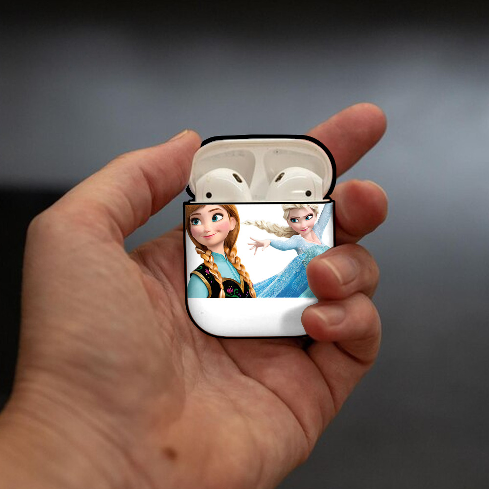 アナと雪の女王 アンナ エルサ Frozen Anna Elsa AirPods 第2世代保護ケース ハードシェル ブラック 耐衝撃・防指紋・カラビナ付き