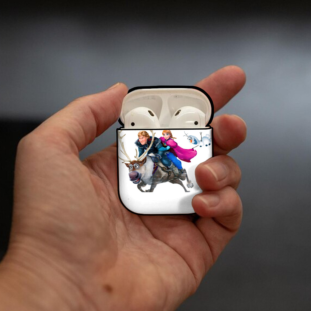 アナと雪の女王 アンナ エルサ Frozen Anna Elsa AirPods 第2世代保護ケース ハードシェル ブラック 耐衝撃・防指紋・カラビナ付き