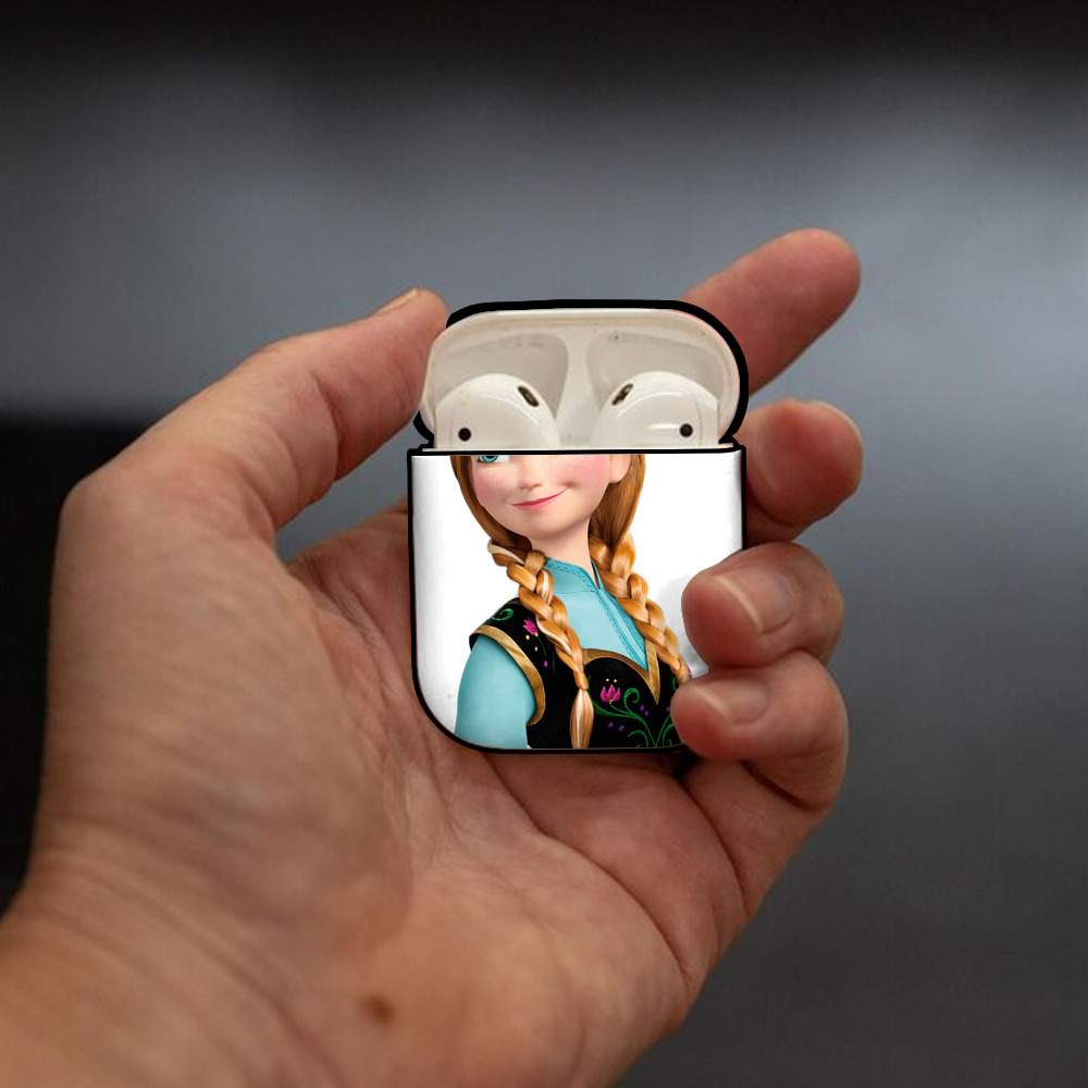アナと雪の女王 アンナ エルサ Frozen Anna Elsa AirPods 第2世代保護ケース ハードシェル ブラック 耐衝撃・防指紋・カラビナ付き