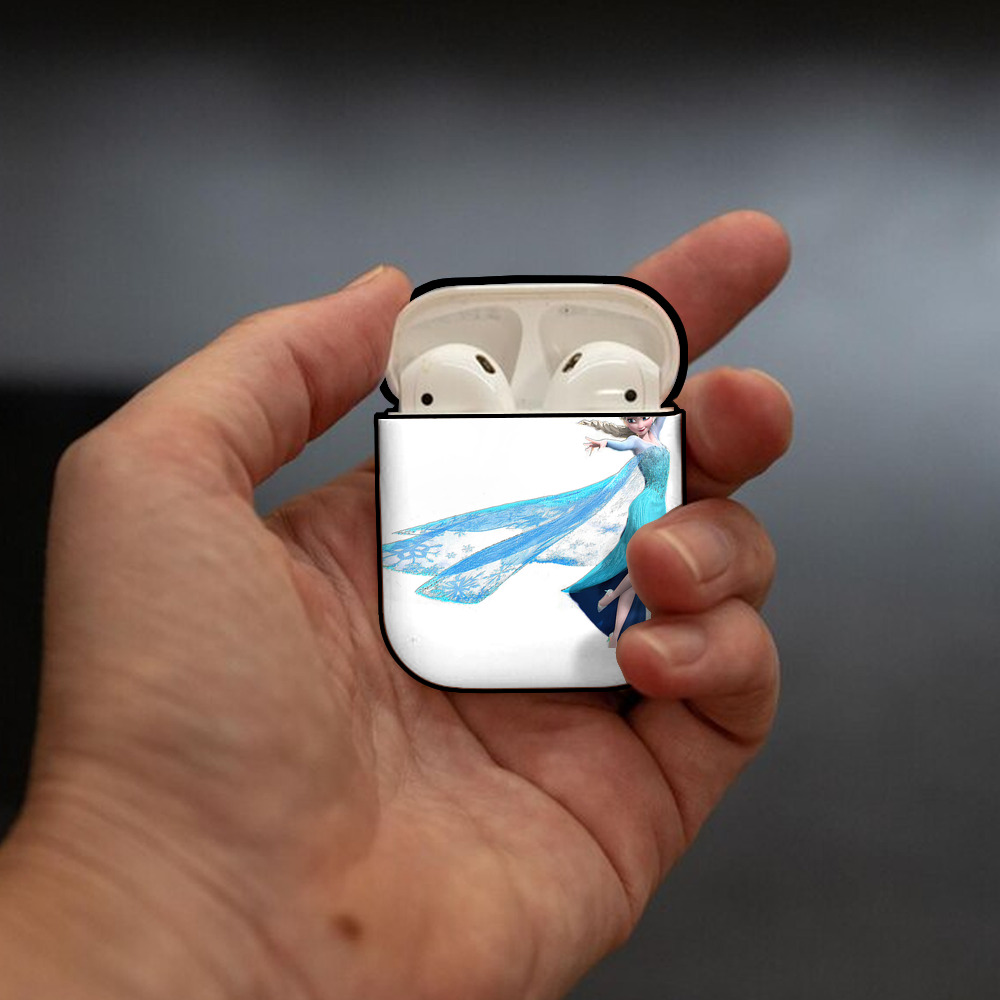 アナと雪の女王 アンナ エルサ Frozen Anna Elsa AirPods 第2世代保護ケース ハードシェル ブラック 耐衝撃・防指紋・カラビナ付き