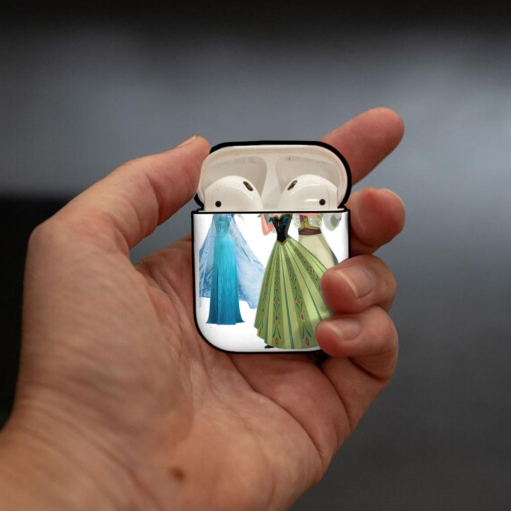 アナと雪の女王 アンナ エルサ Frozen Anna Elsa AirPods 第2世代保護ケース ハードシェル ブラック 耐衝撃・防指紋・カラビナ付き