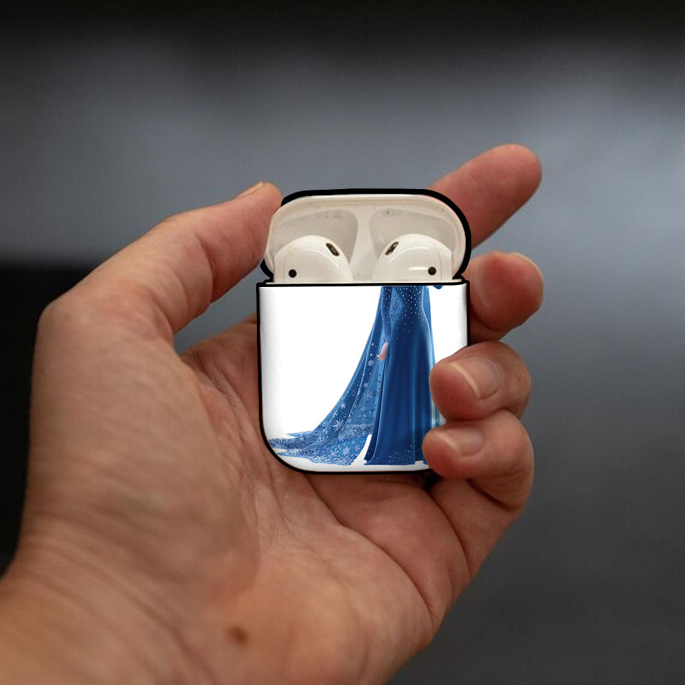 アナと雪の女王 アンナ エルサ Frozen Anna Elsa AirPods 第2世代保護ケース ハードシェル ブラック 耐衝撃・防指紋・カラビナ付き
