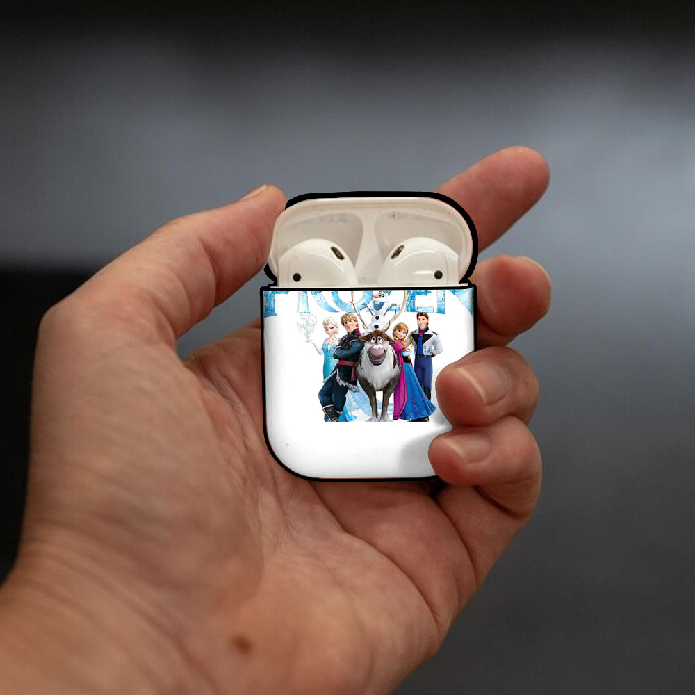 アナと雪の女王 アンナ エルサ Frozen Anna Elsa AirPods 第2世代保護ケース ハードシェル ブラック 耐衝撃・防指紋・カラビナ付き