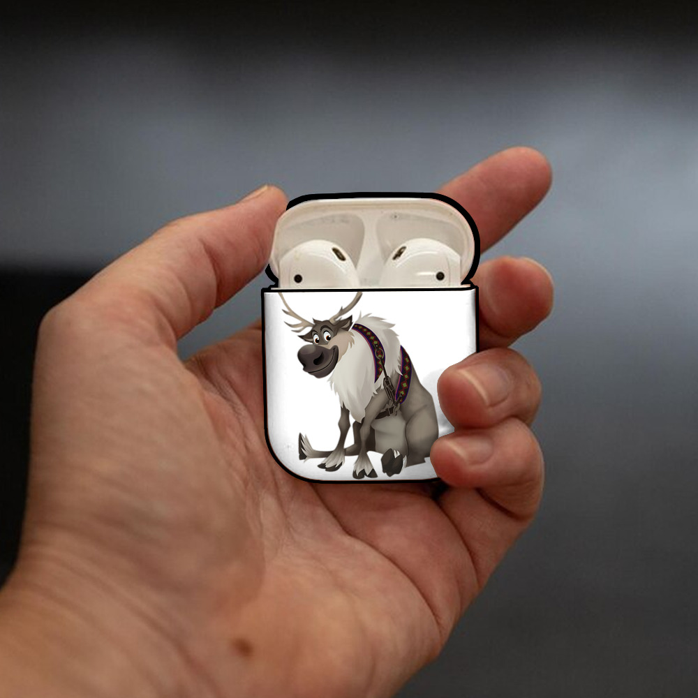 アナと雪の女王 アンナ エルサ Frozen Anna Elsa AirPods 第2世代保護ケース ハードシェル ブラック 耐衝撃・防指紋・カラビナ付き
