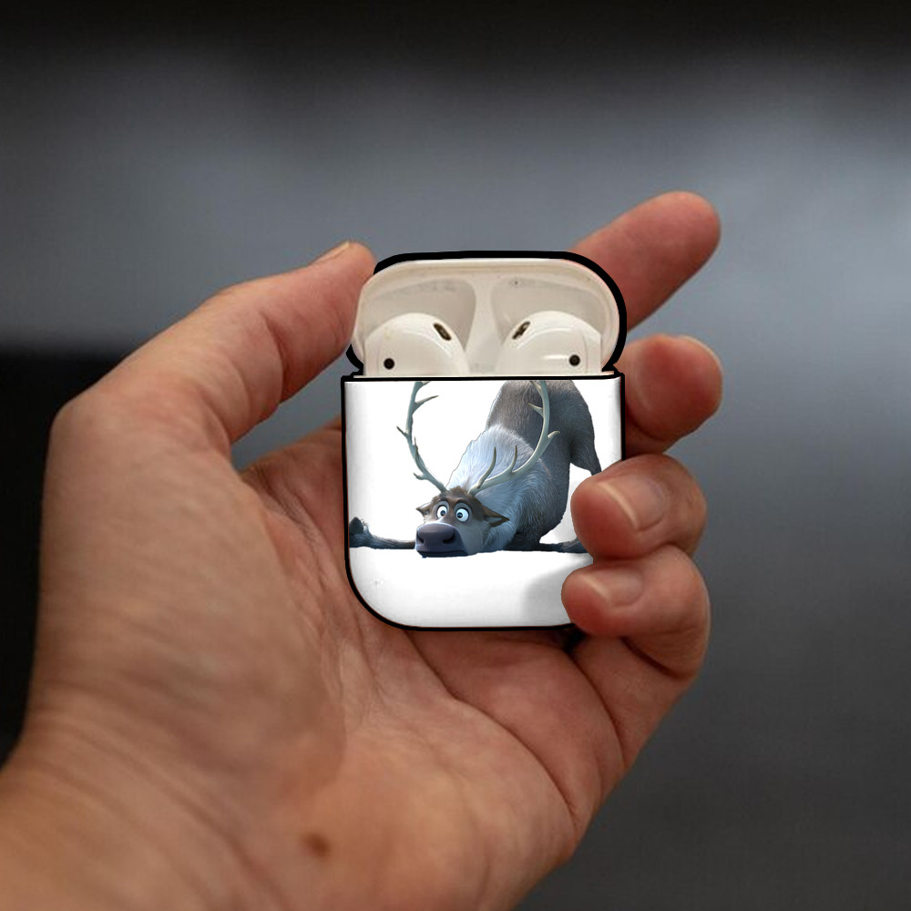 アナと雪の女王 アンナ エルサ Frozen Anna Elsa AirPods 第2世代保護ケース ハードシェル ブラック 耐衝撃・防指紋・カラビナ付き