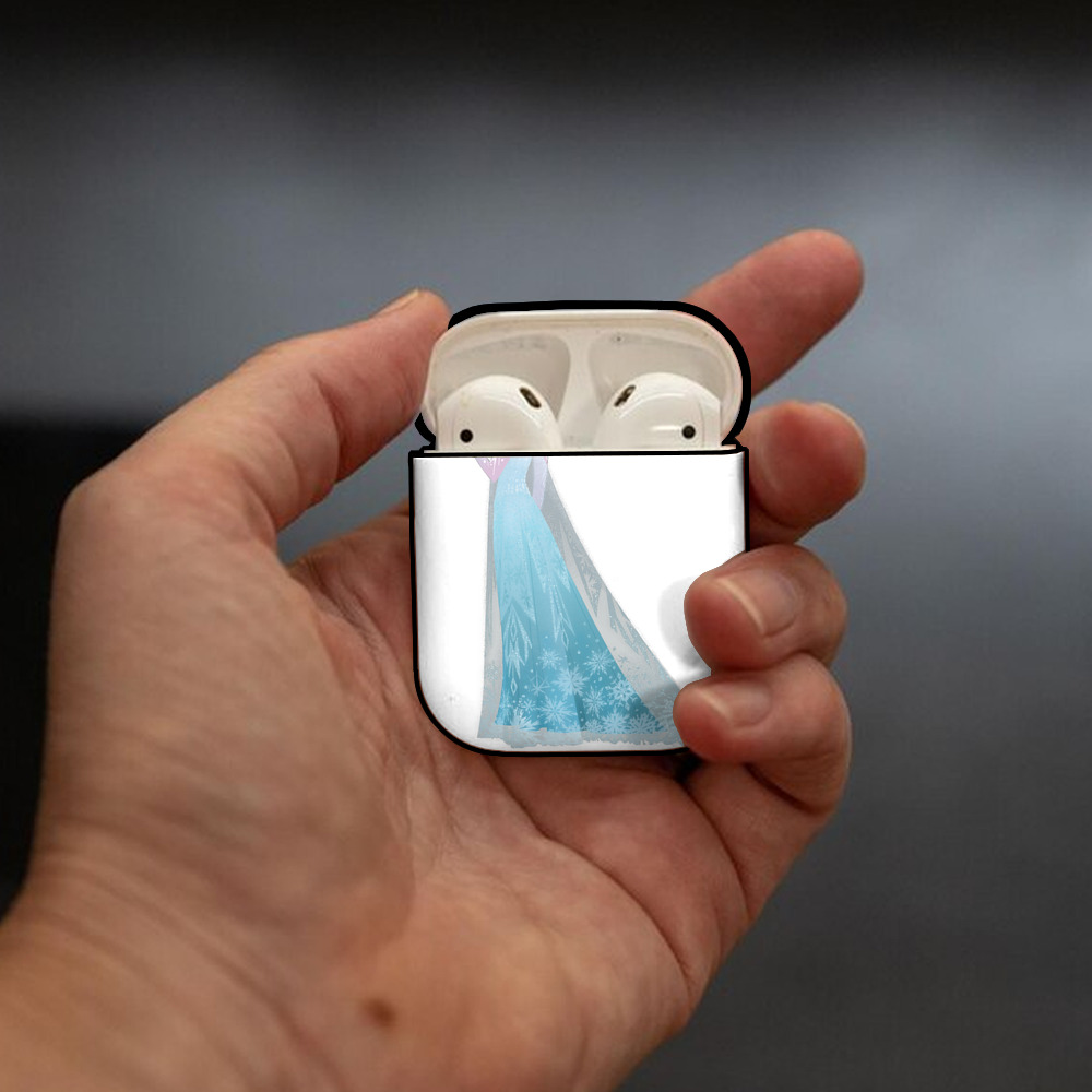 アナと雪の女王 アンナ エルサ Frozen Anna Elsa AirPods 第2世代保護ケース ハードシェル ブラック 耐衝撃・防指紋・カラビナ付き