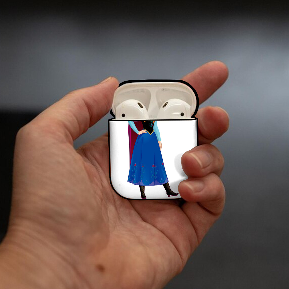 アナと雪の女王 アンナ エルサ Frozen Anna Elsa AirPods 第2世代保護ケース ハードシェル ブラック 耐衝撃・防指紋・カラビナ付き