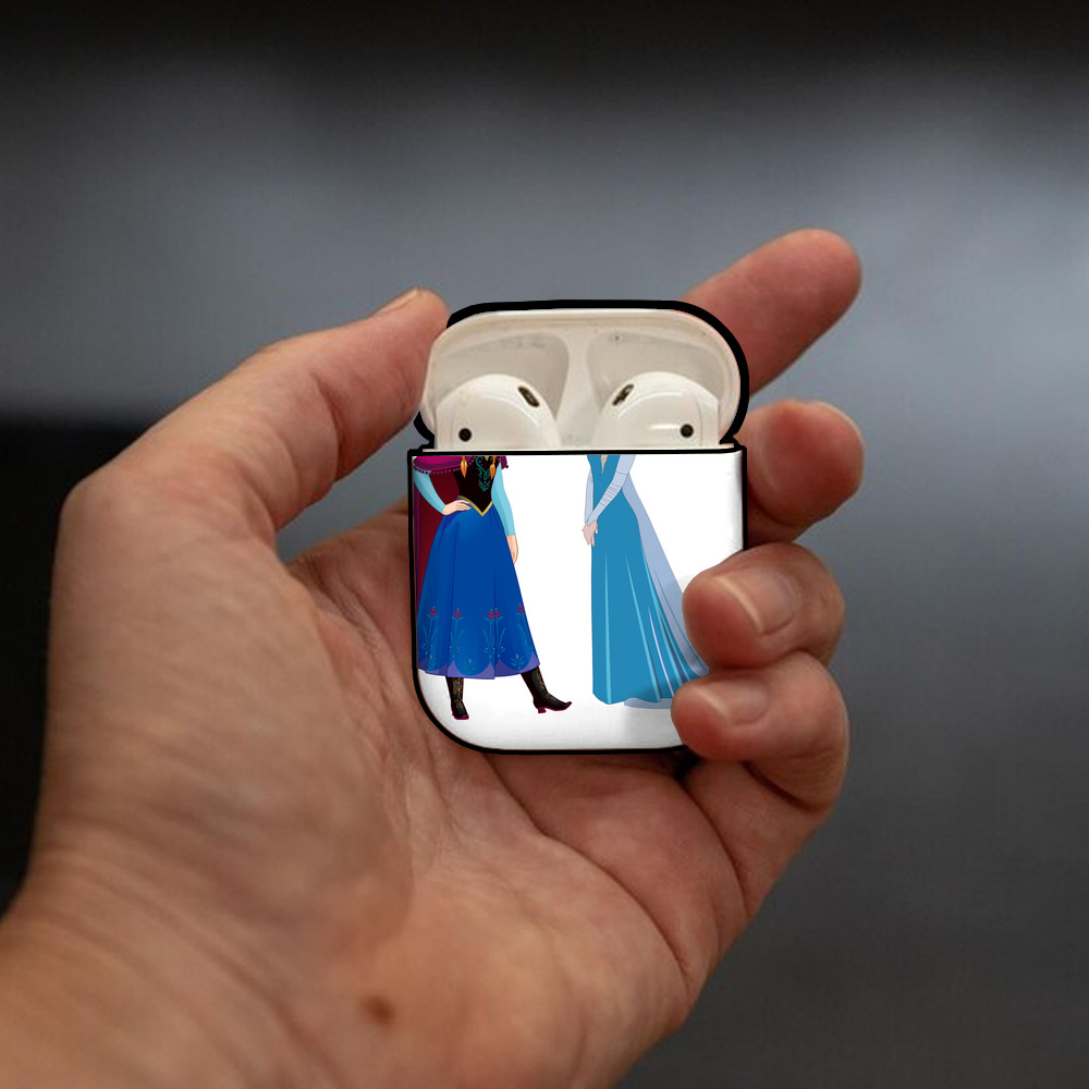 アナと雪の女王 アンナ エルサ Frozen Anna Elsa AirPods 第2世代保護ケース ハードシェル ブラック 耐衝撃・防指紋・カラビナ付き